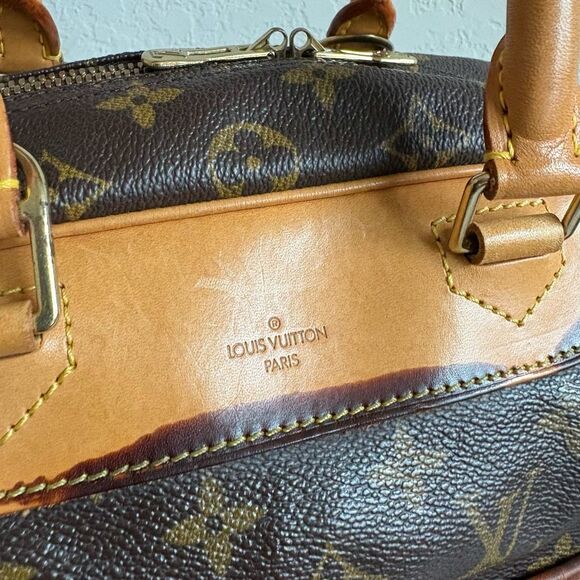 LOUIS VUITTON Monogram Deauville Handbag - Picture 3 of 15